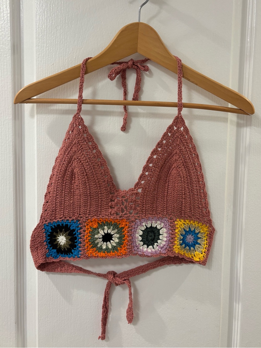Boho Festival Crochet Granny Square Floral Cropped Halter Top Dusty Rose M - Picture 2 of 6